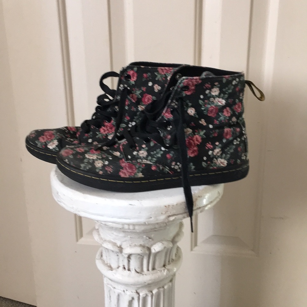 Dr.Martens boots floral